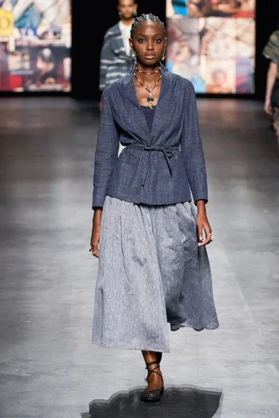 Look 37